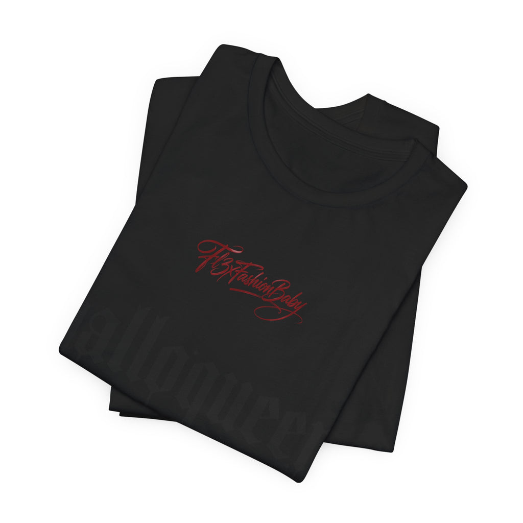 Halloqueen Gothic Tee — 'Halloqueen' Graphic Halloween T-Shirt